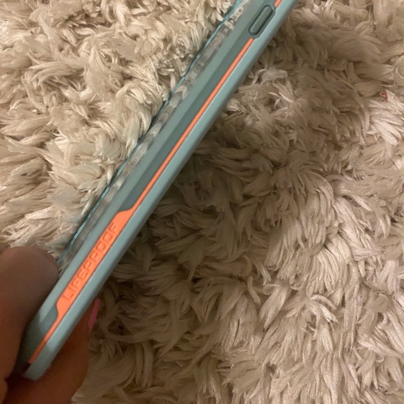 iPhone 7/8+ life proof case - Picture 3 of 5